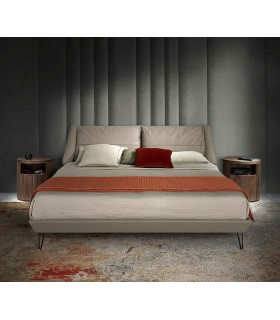 Cama tapizada de diseño italiano modelo SELENA