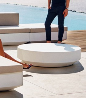 Mesa de centro baja redonda VELA Vondom