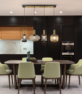 Lámpara lineal con tulipas de cristal NORMA Schuller