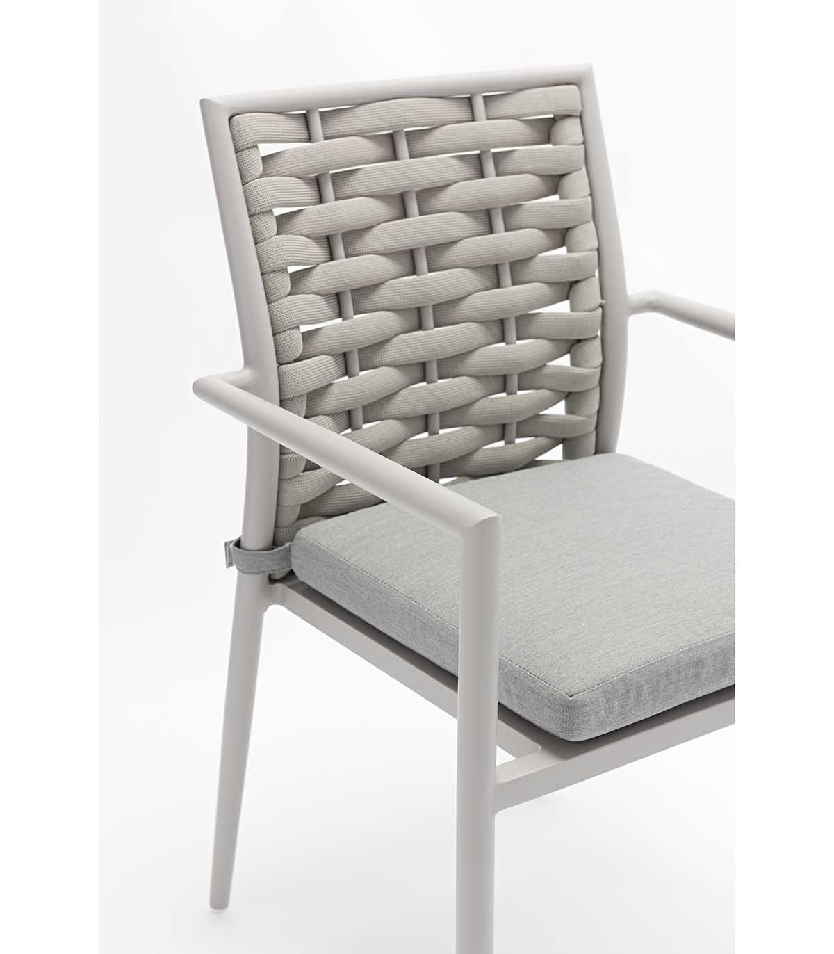 Mesa bicolor colgante para balcón y sillas de bar (x2) de acero y resina  Swann