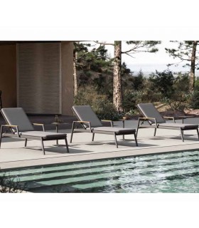 Tumbona de aluminio y brazos de teca ROSSANO