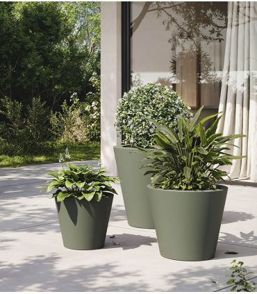 Macetero de diseño para exterior e interior CONO Vondom